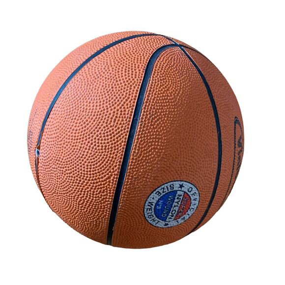 Basketball‎ ball #5 - Picture 1 of 1